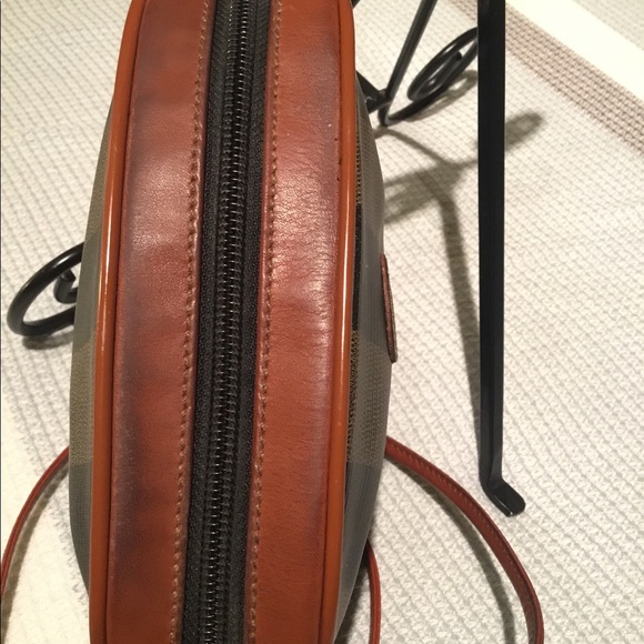 AUTHENTIC FENDI BAG IN GOOD PRE-LOVED CONDITION.🔥🔥🔥 - Picture 8 of 16